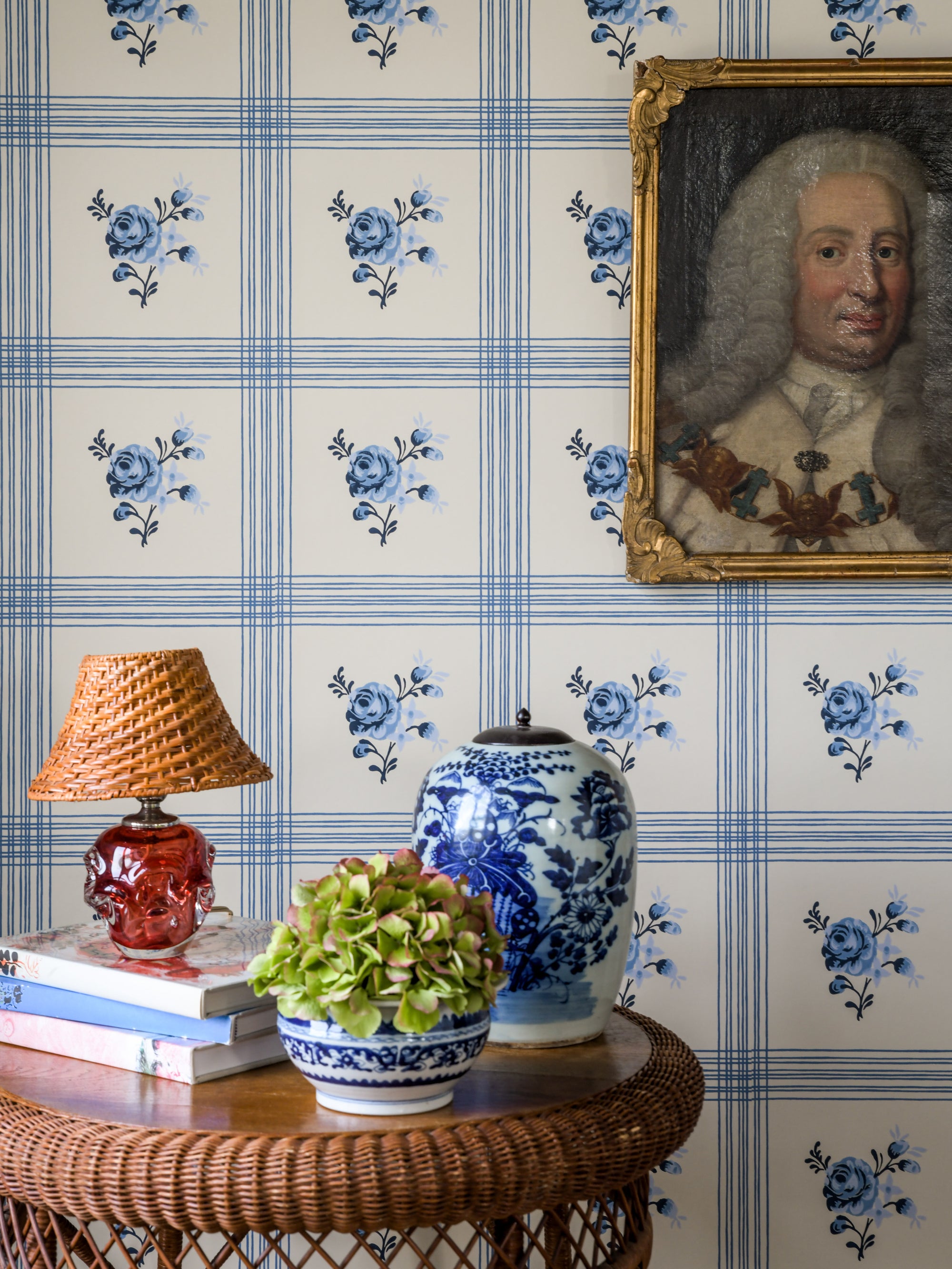 Wallpaper Rose - Delft blue